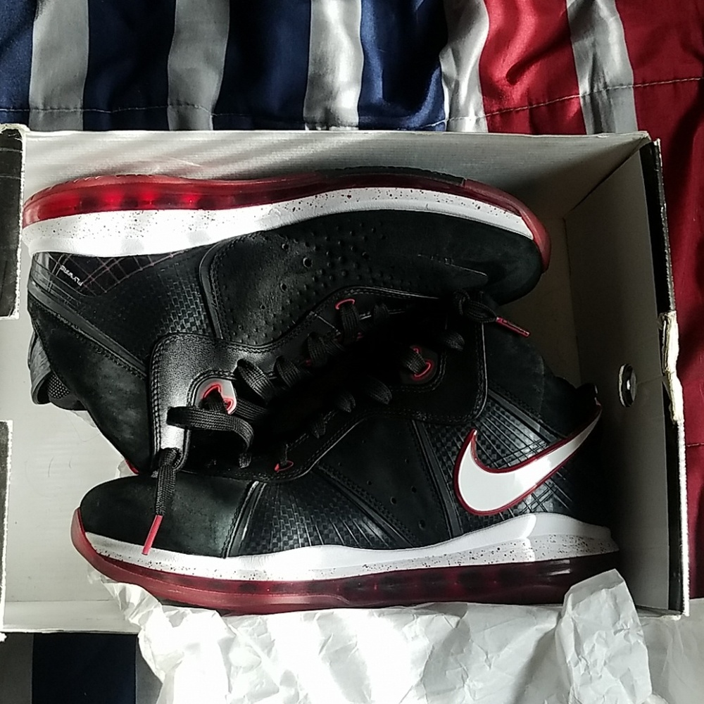 Nike Lebron 8